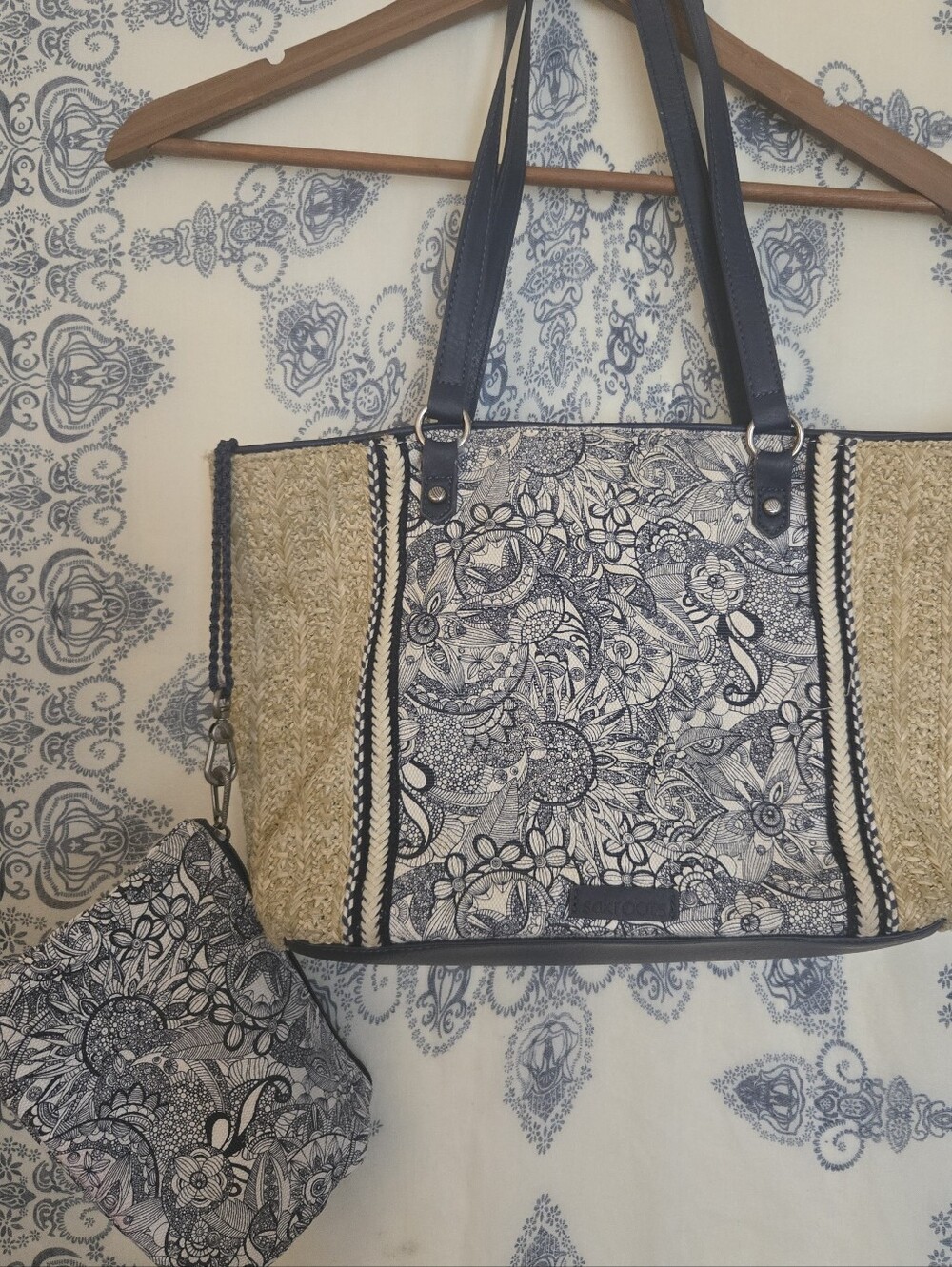 Sakroots Navy Floral Woven Straw Raffia Tote Bag w/ Matching Wristlet Boho Purse - Picture 2 of 15